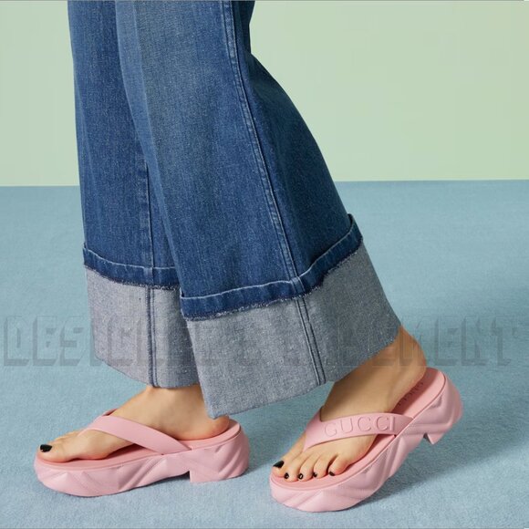 GUCCI pink rubber 39 -9US Logo Thong Matelasse quilt Platform Slides sandals NIB - Picture 6 of 13